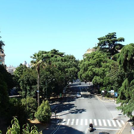 A Due Passi Dal Centro Bed & Breakfast Genoa Exterior photo