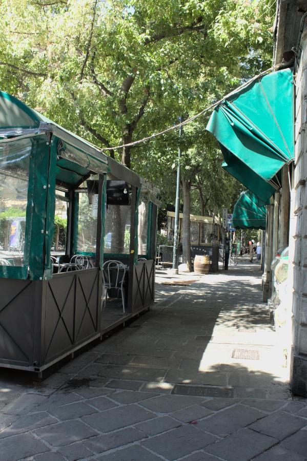 A Due Passi Dal Centro Bed & Breakfast Genoa Exterior photo
