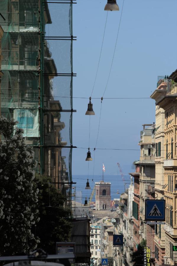 A Due Passi Dal Centro Bed & Breakfast Genoa Exterior photo