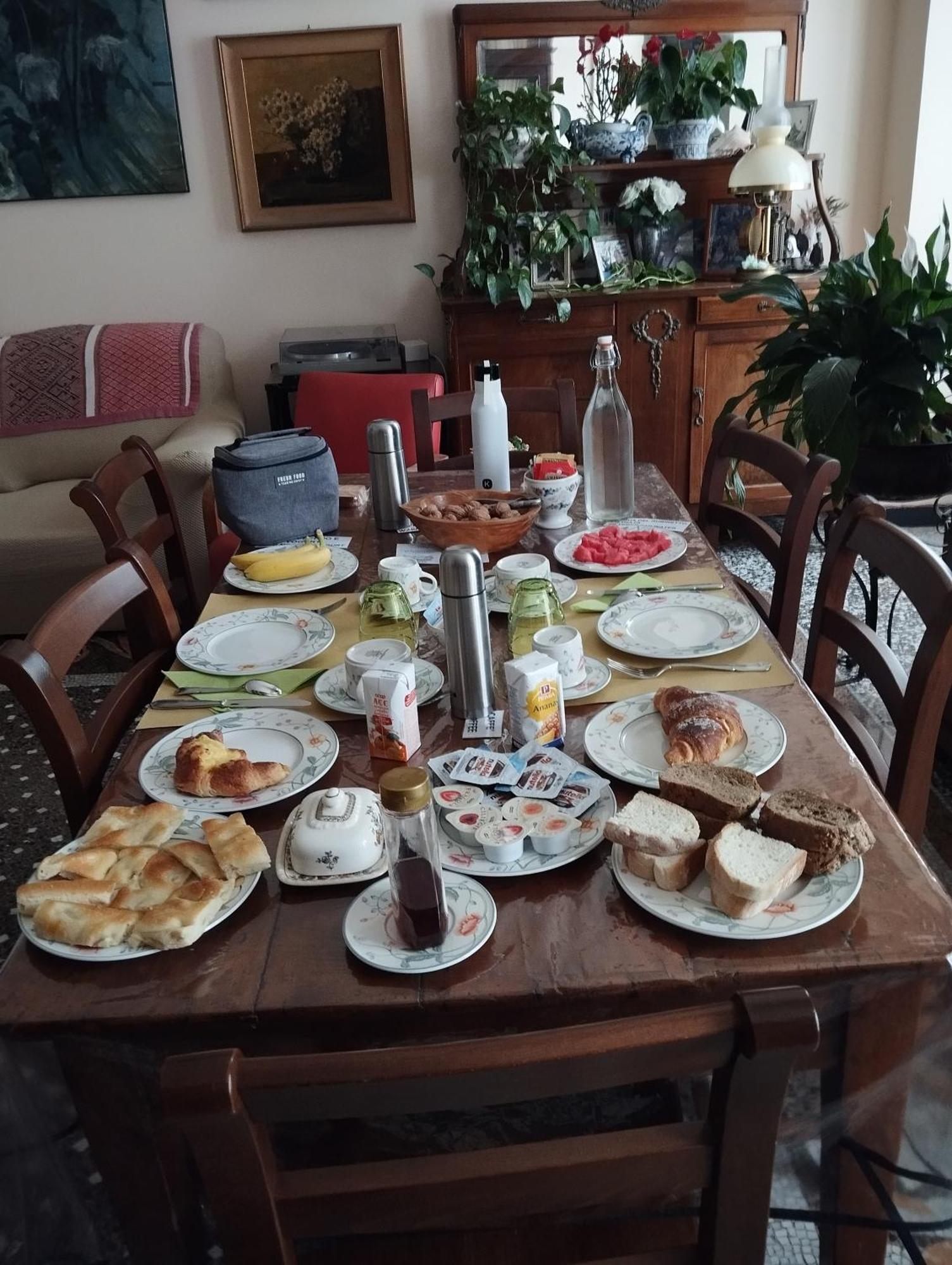 A Due Passi Dal Centro Bed & Breakfast Genoa Exterior photo